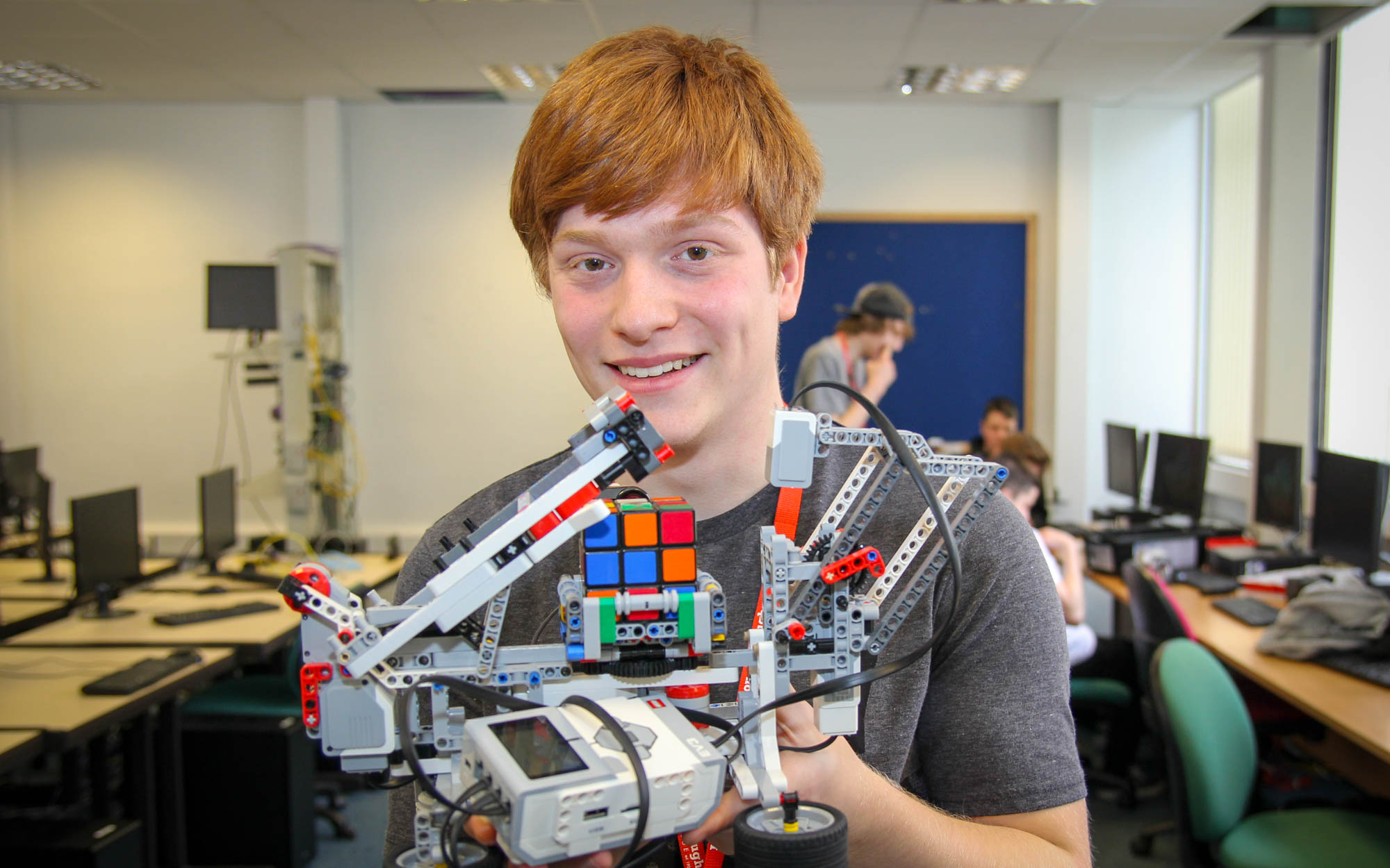 Loughborough College student designs Rubik’s cube-solving robot
