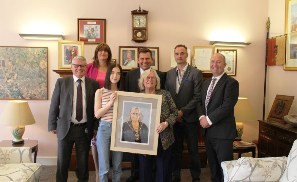 Mayor portrait by Loughborough College student officially unveiled